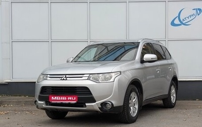 Mitsubishi Outlander III рестайлинг 3, 2014 год, 1 380 000 рублей, 1 фотография