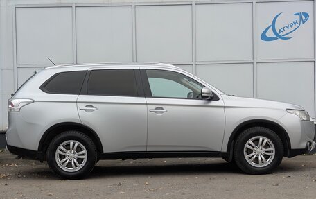 Mitsubishi Outlander III рестайлинг 3, 2014 год, 1 380 000 рублей, 6 фотография