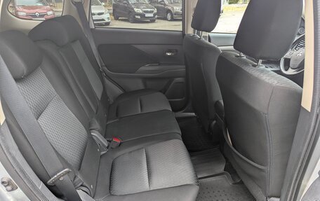 Mitsubishi Outlander III рестайлинг 3, 2014 год, 1 380 000 рублей, 15 фотография