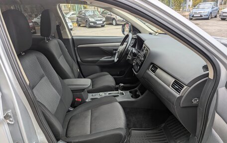 Mitsubishi Outlander III рестайлинг 3, 2014 год, 1 380 000 рублей, 16 фотография