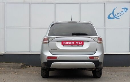 Mitsubishi Outlander III рестайлинг 3, 2014 год, 1 380 000 рублей, 8 фотография