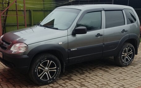 Chevrolet Niva I рестайлинг, 2018 год, 800 000 рублей, 2 фотография