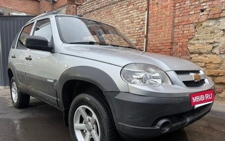 Chevrolet Niva I рестайлинг, 2012 год, 595 000 рублей, 2 фотография