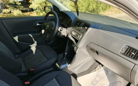 Volkswagen Polo VI (EU Market), 2012 год, 490 000 рублей, 18 фотография