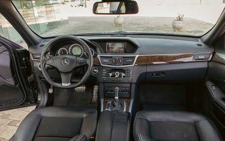 Mercedes-Benz E-Класс, 2011 год, 1 255 000 рублей, 16 фотография