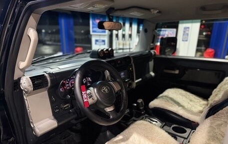 Toyota FJ Cruiser, 2006 год, 2 350 000 рублей, 21 фотография