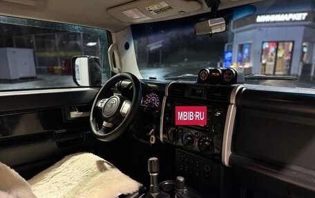 Toyota FJ Cruiser, 2006 год, 2 350 000 рублей, 15 фотография
