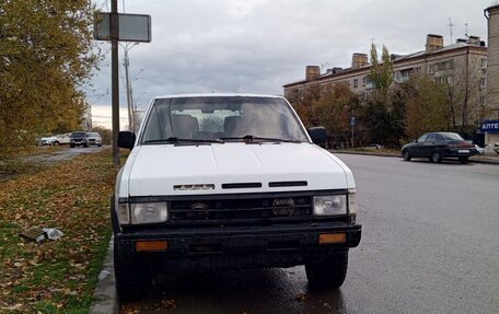 Nissan Terrano II рестайлинг, 1988 год, 165 000 рублей, 1 фотография