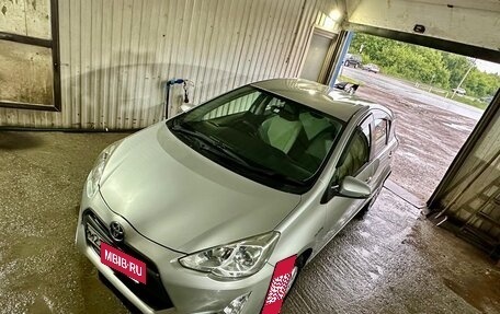 Toyota Aqua I, 2017 год, 1 050 000 рублей, 2 фотография