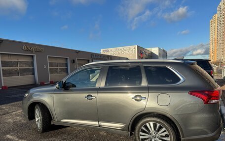 Mitsubishi Outlander III рестайлинг 3, 2021 год, 3 390 000 рублей, 13 фотография