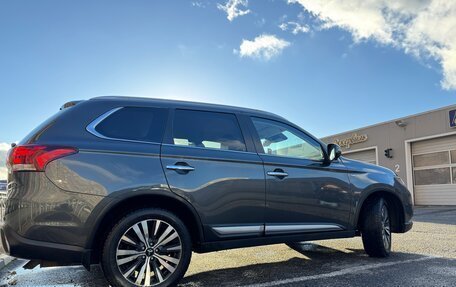 Mitsubishi Outlander III рестайлинг 3, 2021 год, 3 390 000 рублей, 14 фотография