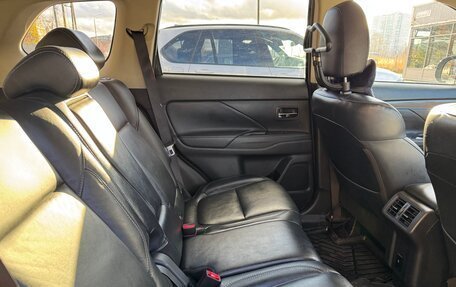 Mitsubishi Outlander III рестайлинг 3, 2021 год, 3 390 000 рублей, 23 фотография