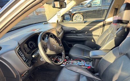 Mitsubishi Outlander III рестайлинг 3, 2021 год, 3 390 000 рублей, 26 фотография