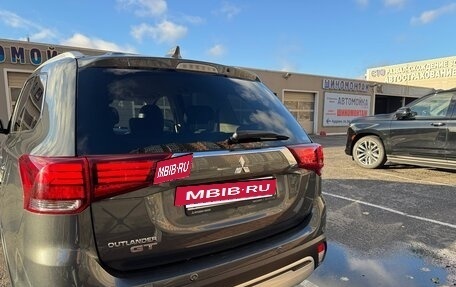 Mitsubishi Outlander III рестайлинг 3, 2021 год, 3 390 000 рублей, 17 фотография