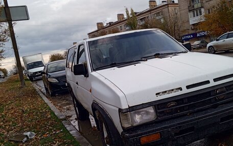 Nissan Terrano II рестайлинг, 1988 год, 165 000 рублей, 2 фотография