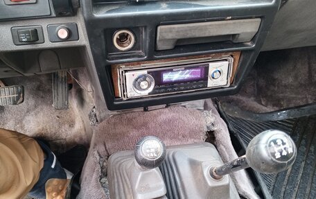 Nissan Terrano II рестайлинг, 1988 год, 165 000 рублей, 11 фотография