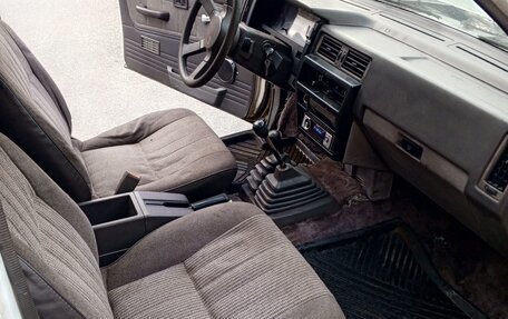 Nissan Terrano II рестайлинг, 1988 год, 165 000 рублей, 17 фотография