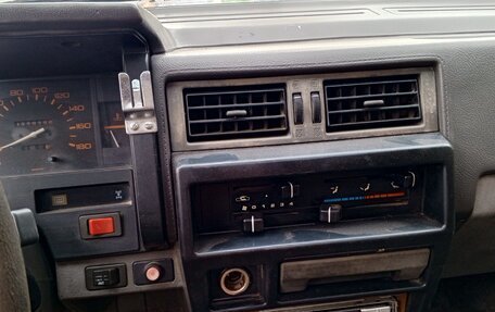 Nissan Terrano II рестайлинг, 1988 год, 165 000 рублей, 12 фотография