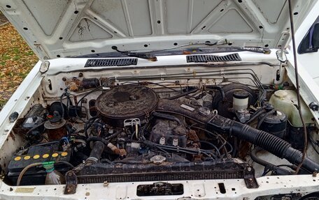 Nissan Terrano II рестайлинг, 1988 год, 165 000 рублей, 15 фотография