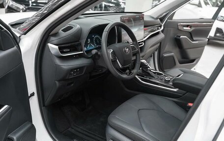 Toyota Highlander, 2025 год, 5 999 000 рублей, 10 фотография