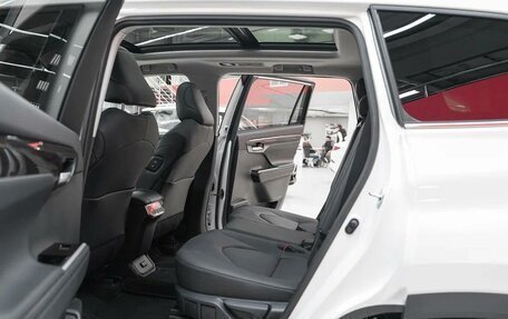 Toyota Highlander, 2025 год, 5 999 000 рублей, 14 фотография