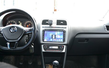 Volkswagen Polo VI (EU Market), 2016 год, 1 179 000 рублей, 2 фотография