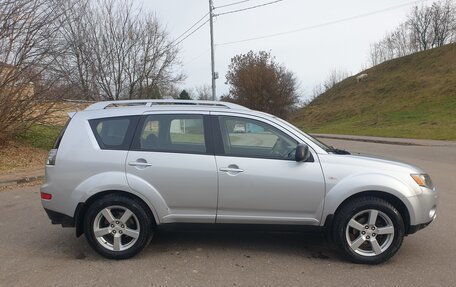 Mitsubishi Outlander III рестайлинг 3, 2007 год, 750 000 рублей, 4 фотография