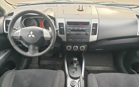 Mitsubishi Outlander III рестайлинг 3, 2007 год, 750 000 рублей, 17 фотография