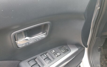 Mitsubishi Outlander III рестайлинг 3, 2007 год, 750 000 рублей, 16 фотография