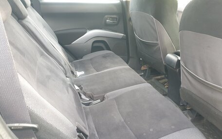 Mitsubishi Outlander III рестайлинг 3, 2007 год, 750 000 рублей, 20 фотография