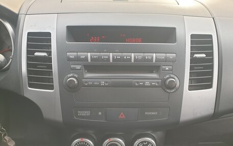 Mitsubishi Outlander III рестайлинг 3, 2007 год, 750 000 рублей, 23 фотография