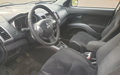 Mitsubishi Outlander III рестайлинг 3, 2007 год, 750 000 рублей, 15 фотография