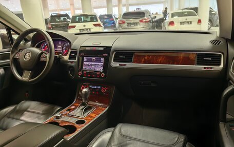 Volkswagen Touareg III, 2011 год, 1 959 000 рублей, 13 фотография