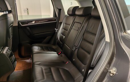 Volkswagen Touareg III, 2011 год, 1 959 000 рублей, 8 фотография