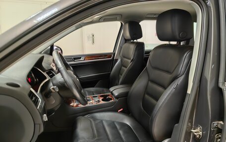 Volkswagen Touareg III, 2011 год, 1 959 000 рублей, 6 фотография