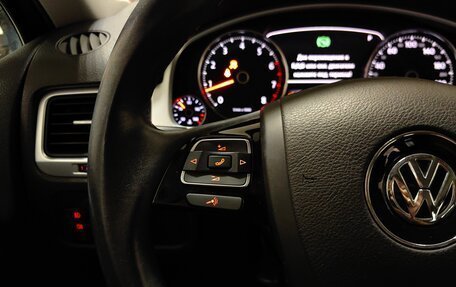 Volkswagen Touareg III, 2011 год, 1 959 000 рублей, 17 фотография