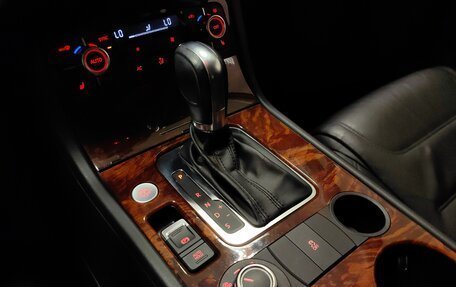 Volkswagen Touareg III, 2011 год, 1 959 000 рублей, 16 фотография