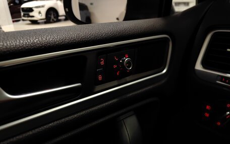 Volkswagen Touareg III, 2011 год, 1 959 000 рублей, 23 фотография