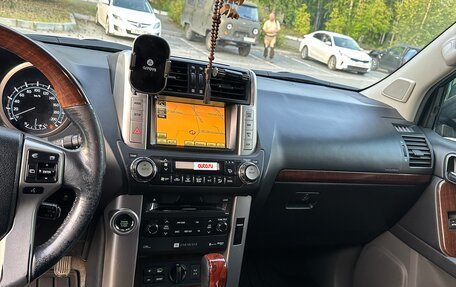 Toyota Land Cruiser Prado 150 рестайлинг 2, 2010 год, 3 000 000 рублей, 8 фотография