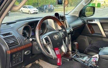 Toyota Land Cruiser Prado 150 рестайлинг 2, 2010 год, 3 000 000 рублей, 6 фотография