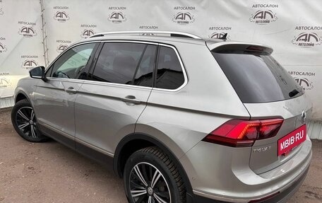 Volkswagen Tiguan II, 2018 год, 2 449 000 рублей, 3 фотография
