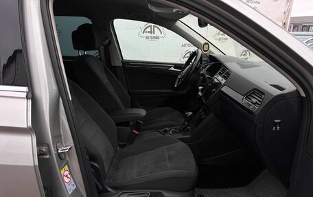 Volkswagen Tiguan II, 2018 год, 2 449 000 рублей, 15 фотография