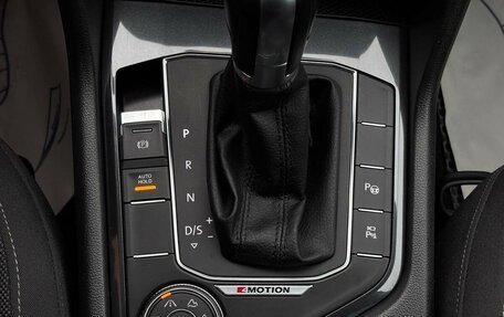 Volkswagen Tiguan II, 2018 год, 2 449 000 рублей, 32 фотография