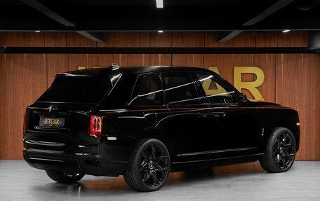 Rolls-Royce Cullinan, 2019 год, 30 000 000 рублей, 6 фотография