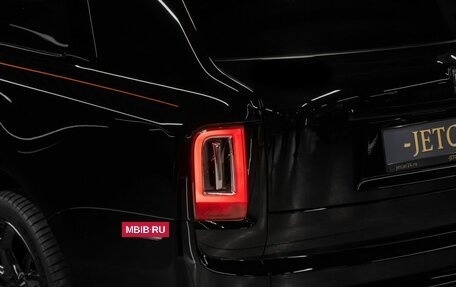 Rolls-Royce Cullinan, 2019 год, 30 000 000 рублей, 9 фотография