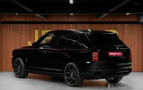 Rolls-Royce Cullinan, 2019 год, 30 000 000 рублей, 8 фотография