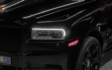 Rolls-Royce Cullinan, 2019 год, 30 000 000 рублей, 2 фотография