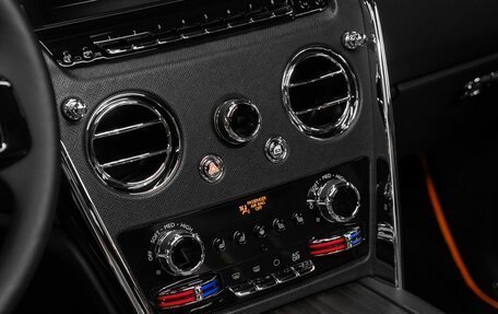 Rolls-Royce Cullinan, 2019 год, 30 000 000 рублей, 21 фотография