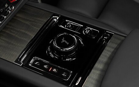 Rolls-Royce Cullinan, 2019 год, 30 000 000 рублей, 22 фотография