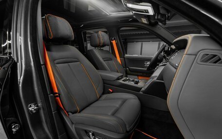 Rolls-Royce Cullinan, 2019 год, 30 000 000 рублей, 23 фотография